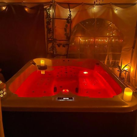 Choisy Le Jacuzzi Bed & Breakfast Luaran gambar