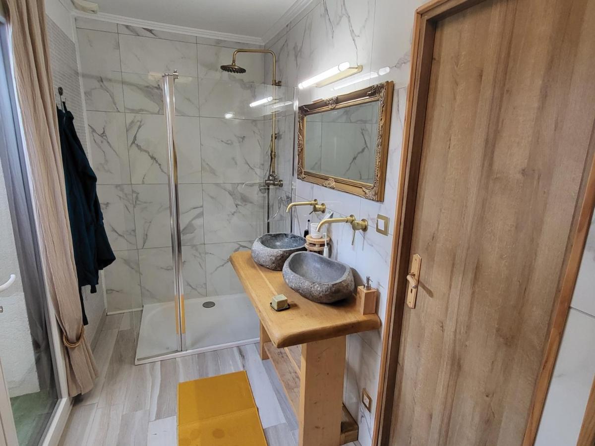Choisy Le Jacuzzi Bed & Breakfast Luaran gambar