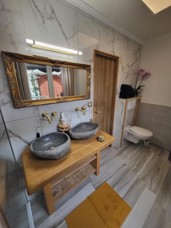 Choisy Le Jacuzzi Bed & Breakfast Luaran gambar